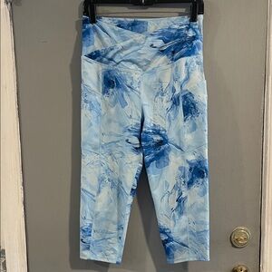 Earth Yoga Women's Crossover Patterned Cropped Leggings Size L